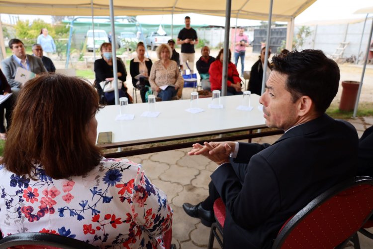 Gobernador se reúne con la Asociación de Comités de Agua Potable Rural de Elqui