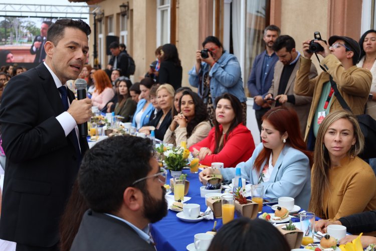 200 mujeres participaron en desayuno conversatorio organizado por el Gobierno Regional en el marco del 8M