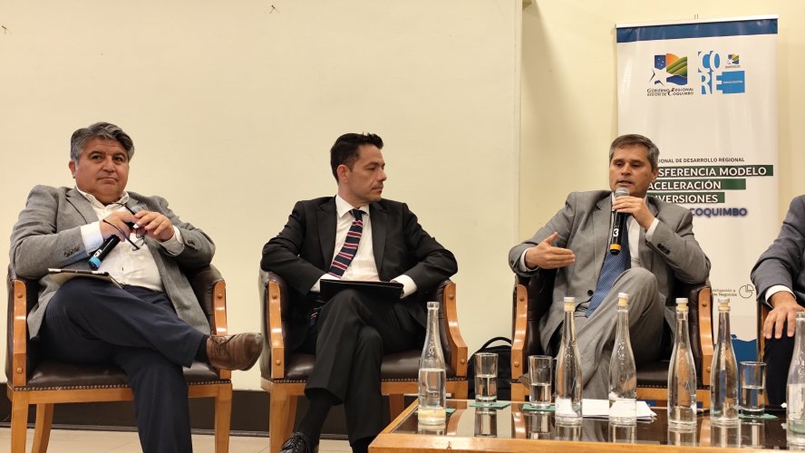 UST y GORE realizaron foro conversatorio para abordar la atracción de inversión extranjera en la región