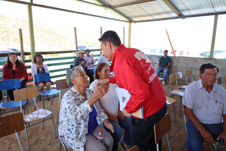 Gobierno Regional y CGE llevan electrificación rural a 14 familias de Las Cañas en Canela