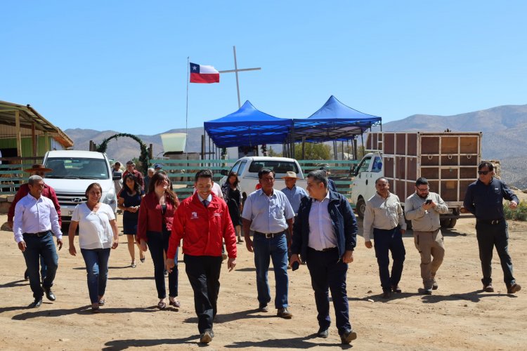 Gobierno Regional y CGE llevan electrificación rural a 14 familias de Las Cañas en Canela
