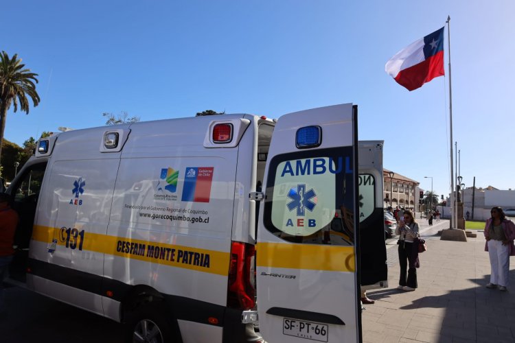 Gobierno Regional entrega tres nuevas ambulancias para Monte Patria y Punitaqui