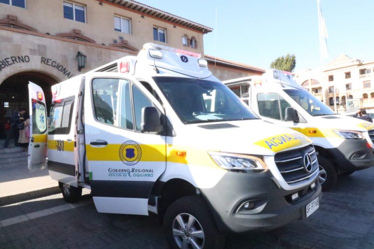 Gobierno Regional entrega tres nuevas ambulancias para Monte Patria y Punitaqui