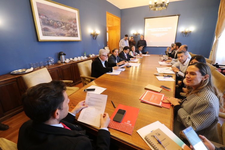 Gobernador Juliá y alcaldesa Norambuena revisan más de $17 mil millones en inversión para La Serena