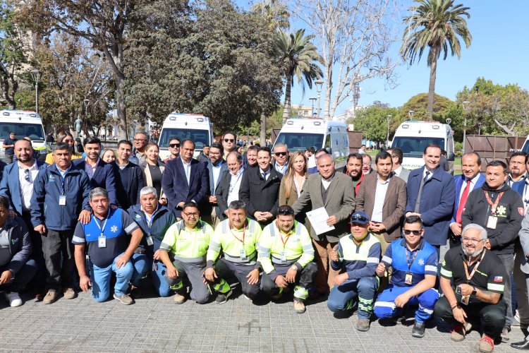 Gobierno Regional refuerza red de salud con entrega de 14 nuevas ambulancias en la región