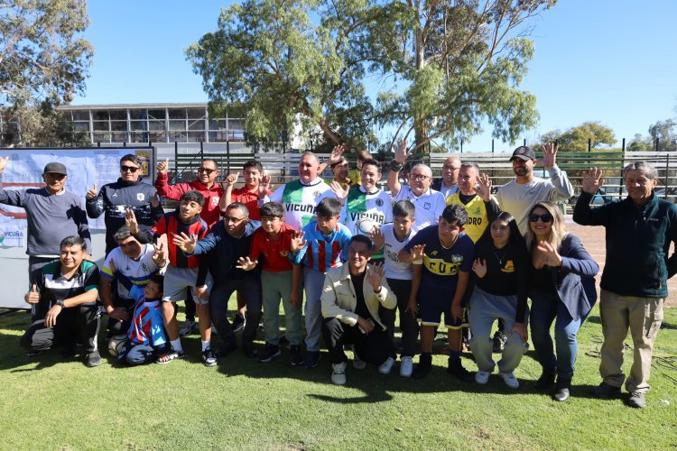 Gobernador Cristóbal Juliá anuncia en Vicuña inversión habitacional y nuevo estadio