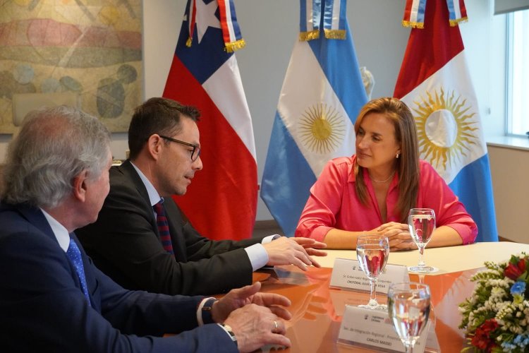 Gobernador abre nuevas rutas de integración en Córdoba con alianzas estratégicas para la región