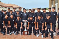 Selección Sub 15 de Serena Norte saluda al gobernador tras histórico título regional