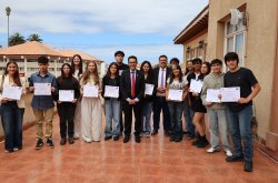 Gobernador Regional reconoce a estudiantes con puntajes nacionales PAES 2025