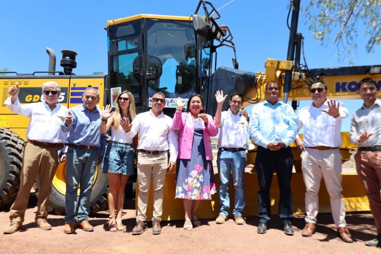 GORE entrega maquinaria por más de $600 millones para fortalecer caminos rurales en Combarbalá