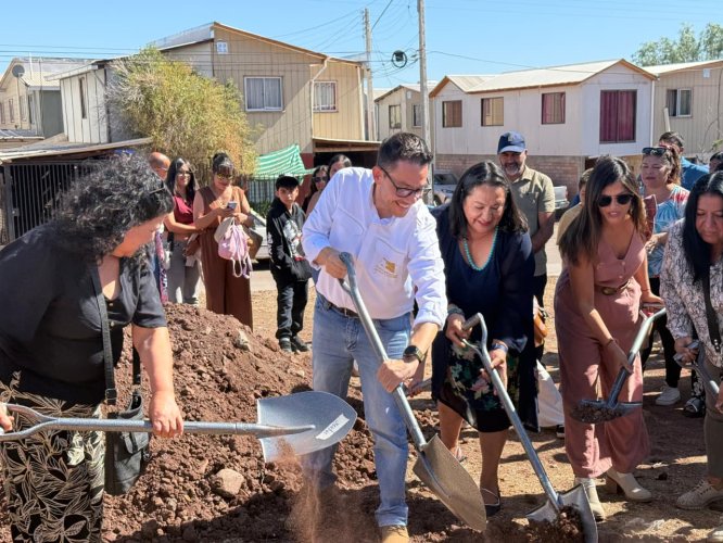 60 familias de Combarbalá dan inicio a la construcción de sus viviendas