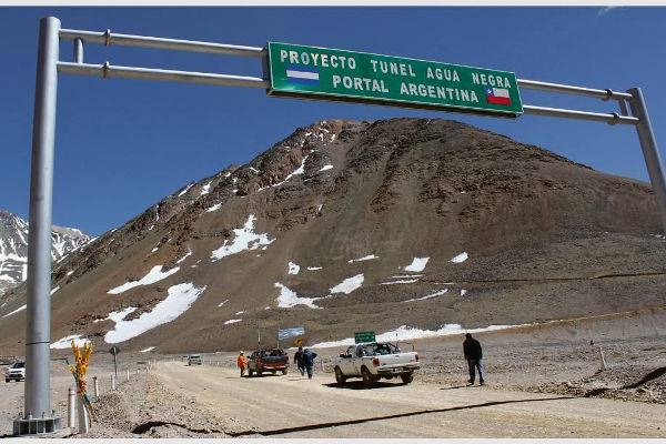 Gobernador instala el Túnel de Agua Negra como prioridad tras encuentro entre Kast y Milei