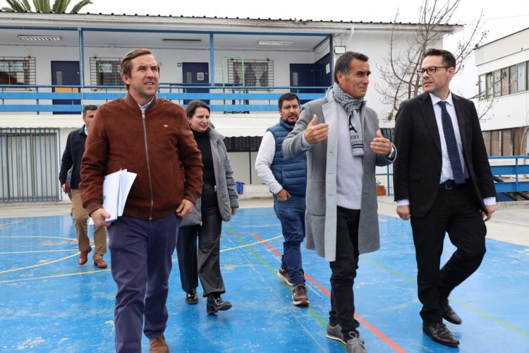 Gobernador Juliá compromete recursos con la educación pública de Andacollo y Coquimbo