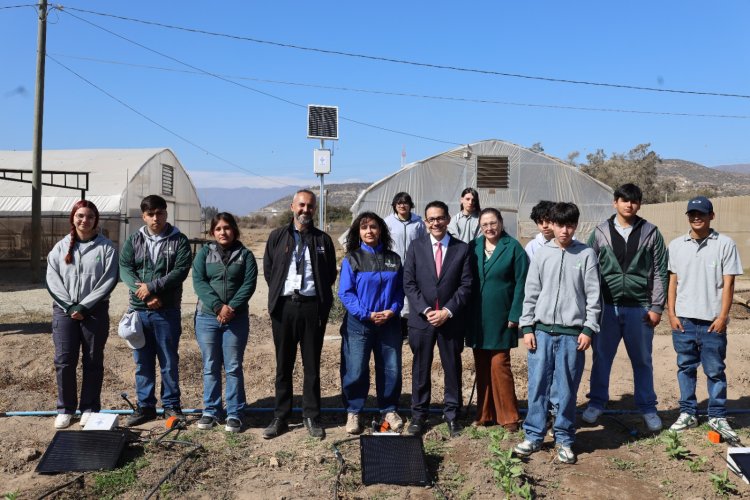 Agricultura inteligente reduce más de un 50% el uso de agua en escuela agrícola del Valle del Elqui