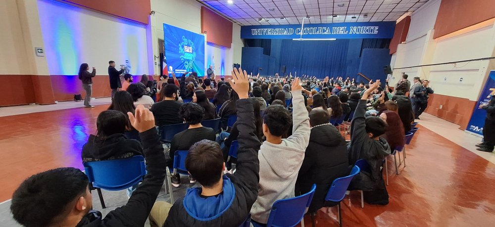 Gobierno Regional inicia en la UCN ciclo de diálogos con más de 200 estudiantes