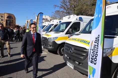 19 nuevas ambulancias reforzarán la atención de salud en siete comunas de la región