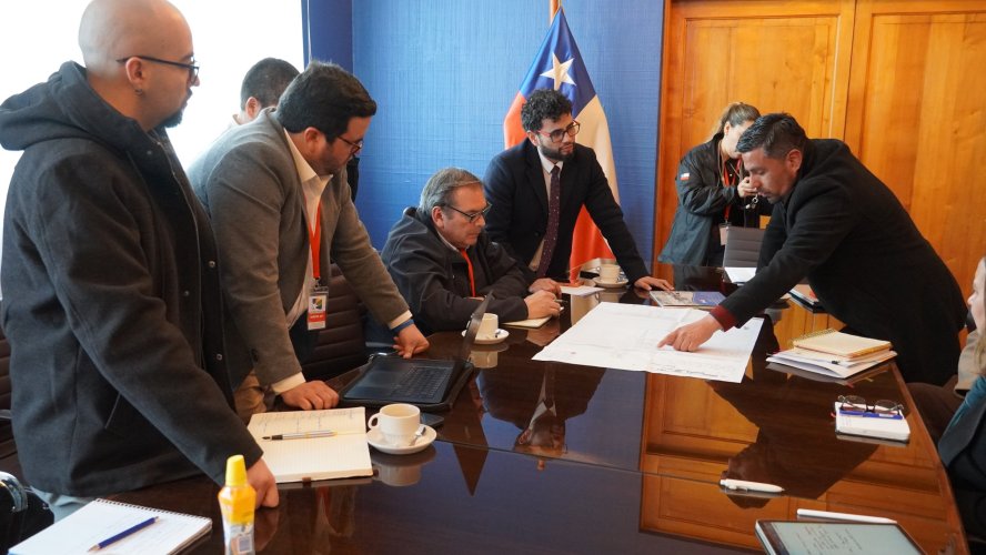 GOBERNADOR PROPONE QUE FUTURO TEATRO REGIONAL LLEVE EL NOMBRE DE JORGE PEÑA HEN