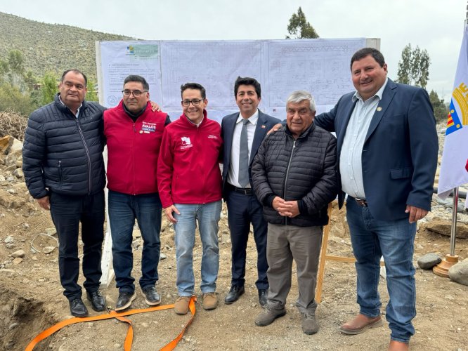 Primera piedra marca inicio de obras de esperada pasarela en Canela Alta