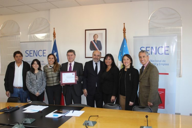 SENCE PREMIÓ A LAS EMPRESAS QUE MÁS USARON LA FRANQUICIA TRIBUTARIA EN LA REGIÓN SENCE PREMIÓ A LAS EMPRESAS QUE MÁS USARON LA FRANQUICIA TRIBUTARIA EN LA REGIÓN