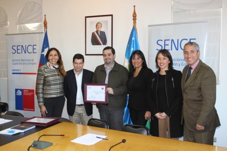 SENCE PREMIÓ A LAS EMPRESAS QUE MÁS USARON LA FRANQUICIA TRIBUTARIA EN LA REGIÓN SENCE PREMIÓ A LAS EMPRESAS QUE MÁS USARON LA FRANQUICIA TRIBUTARIA EN LA REGIÓN