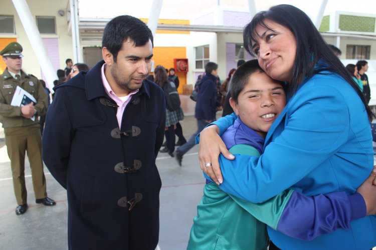 JUNAEB ENTREGA MÁS DE 400 COMPUTADORES A NIÑOS Y NIÑAS DE LA PROVINCIA DEL CHOAPA