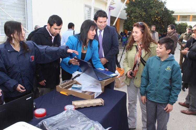 JUNAEB ENTREGA MÁS DE 400 COMPUTADORES A NIÑOS Y NIÑAS DE LA PROVINCIA DEL CHOAPA