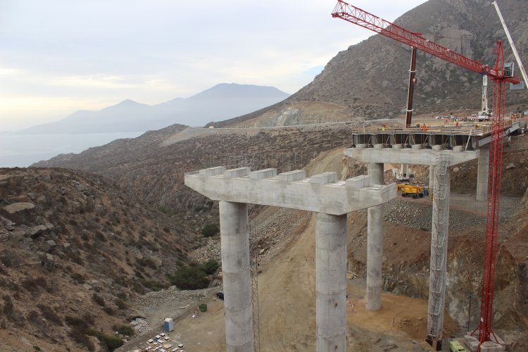 86% DE AVANCE PRESENTAN OBRAS DE LA DOBLE VÍA LA SERENA-VALLENAR 86% DE AVANCE PRESENTAN OBRAS DE LA DOBLE VÍA LA SERENA-VALLENAR