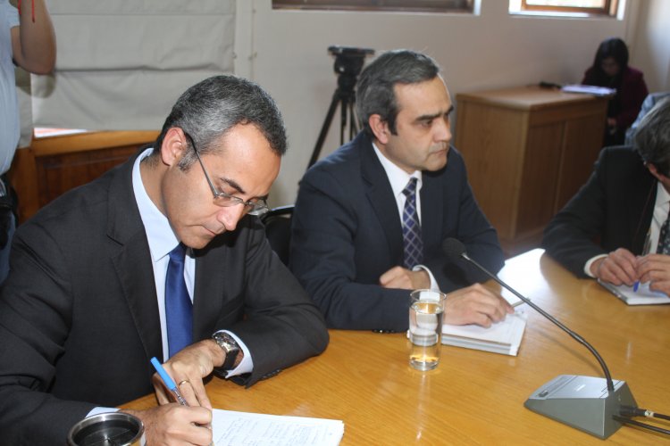 GOBIERNO RECIBE INFORME DE INVERSIONES DE EMPRESA SANITARIA Y EXIGE RESTITUIR SUMINISTRO PARA CONSUMO HUMANO GOBIERNO RECIBE INFORME DE INVERSIONES DE EMPRESA SANITARIA Y EXIGE RESTITUIR SUMINISTRO PARA CONSUMO HUMANO