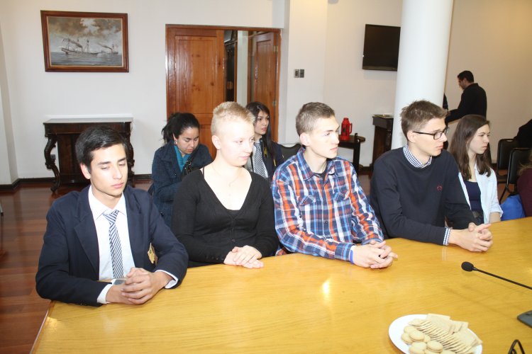 ESTUDIANTES POLACOS REALIZAN LARGOMETRAJE PARA RESCATAR EL LEGADO DE IGNACIO DOMEYKO ESTUDIANTES POLACOS REALIZAN LARGOMETRAJE PARA RESCATAR EL LEGADO DE IGNACIO DOMEYKO