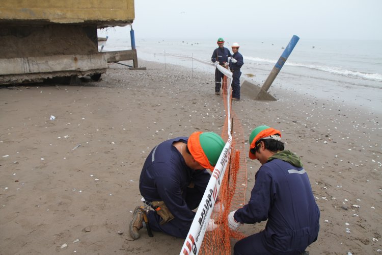 COMIENZAN OBRAS DE REPARACIÓN EN CALETA DE PESCADORES DE PEÑUELAS COMIENZAN OBRAS DE REPARACIÓN EN CALETA DE PESCADORES DE PEÑUELAS