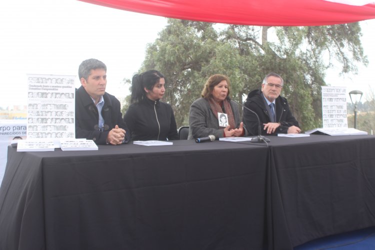 LANZAN LIBRO CON CASOS DE VÍCTIMAS DE DD.HH. EN CONEMMORACIÓN DEL DÍA NACIONAL DEL DETENIDO DESAPARECIDO LANZAN LIBRO CON CASOS DE VÍCTIMAS DE DD.HH. EN CONEMMORACIÓN DEL DÍA NACIONAL DEL DETENIDO DESAPARECIDO