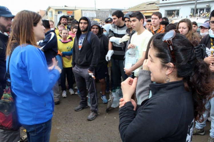 SEREMI DE SALUD ENTREGA RECOMENDACIONES SANITARIAS POST TERREMOTO SEREMI DE SALUD ENTREGA RECOMENDACIONES SANITARIAS POST TERREMOTO