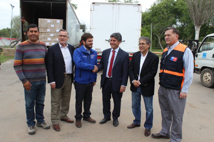 LA ARAUCANÍA TRAJO 16 TONELADAS DE MERCADERÍA Y MATERIALES DE CONSTRUCCIÓN PARA LOS DAMNIFICADOS POR EL TERREMOTO DE COQUIMBO LA ARAUCANÍA TRAJO 16 TONELADAS DE MERCADERÍA Y MATERIALES DE CONSTRUCCIÓN PARA LOS DAMNIFICADOS POR EL TERREMOTO DE COQUIMBO