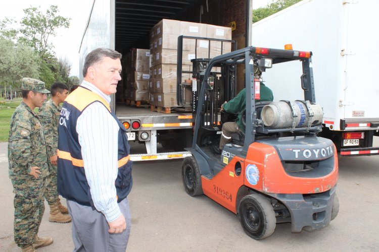 LA ARAUCANÍA TRAJO 16 TONELADAS DE MERCADERÍA Y MATERIALES DE CONSTRUCCIÓN PARA LOS DAMNIFICADOS POR EL TERREMOTO DE COQUIMBO LA ARAUCANÍA TRAJO 16 TONELADAS DE MERCADERÍA Y MATERIALES DE CONSTRUCCIÓN PARA LOS DAMNIFICADOS POR EL TERREMOTO DE COQUIMBO