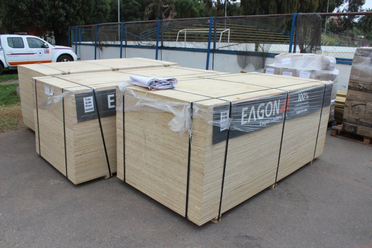 LA ARAUCANÍA TRAJO 16 TONELADAS DE MERCADERÍA Y MATERIALES DE CONSTRUCCIÓN PARA LOS DAMNIFICADOS POR EL TERREMOTO DE COQUIMBO LA ARAUCANÍA TRAJO 16 TONELADAS DE MERCADERÍA Y MATERIALES DE CONSTRUCCIÓN PARA LOS DAMNIFICADOS POR EL TERREMOTO DE COQUIMBO
