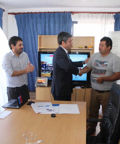 ENTREGAN RECURSOS PARA RETOMAR OPERACIÓN DE PLANTA DE PROCESAMIENTO DE PRODUCTOS MARINOS ENTREGAN RECURSOS PARA RETOMAR OPERACIÓN DE PLANTA DE PROCESAMIENTO DE PRODUCTOS MARINOS