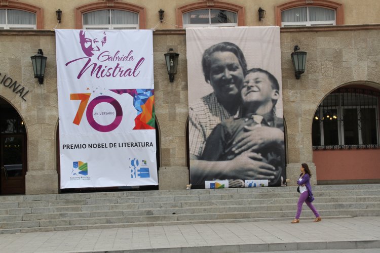 GOBIERNO REGIONAL CONMEMORA LOS 70 AÑOS DEL NOBEL DE GABRIELA MISTRAL GOBIERNO REGIONAL CONMEMORA LOS 70 AÑOS DEL NOBEL DE GABRIELA MISTRAL