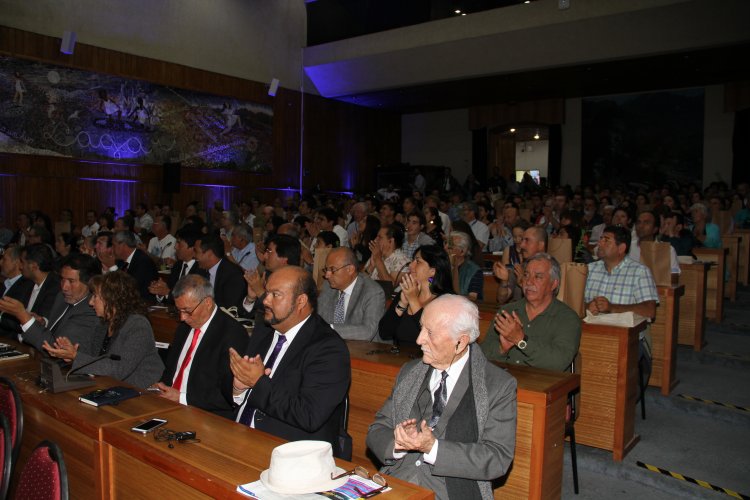 EXPERIENCIAS DE NIVEL MUNDIAL DESTACAN EN PRIMER CONGRESO REGIONAL DEL FUTURO EXPERIENCIAS DE NIVEL MUNDIAL DESTACAN EN PRIMER CONGRESO REGIONAL DEL FUTURO
