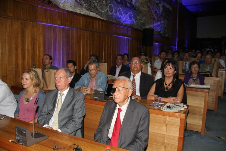 EXPERIENCIAS DE NIVEL MUNDIAL DESTACAN EN PRIMER CONGRESO REGIONAL DEL FUTURO EXPERIENCIAS DE NIVEL MUNDIAL DESTACAN EN PRIMER CONGRESO REGIONAL DEL FUTURO