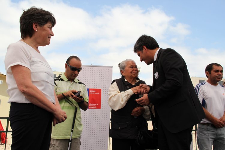 INAUGURAN CONDOMINIO PARA 288 FAMILIAS EN OVALLE TRAS CINCO AÑOS SIN CONSTRUCCIÓN DE VIVIENDAS SOCIALES EN LA COMUNA. INAUGURAN CONDOMINIO PARA 288 FAMILIAS EN OVALLE TRAS CINCO AÑOS SIN CONSTRUCCIÓN DE VIVIENDAS SOCIALES EN LA COMUNA.