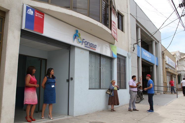 GOBIERNO INAUGURA SUCURSALES DE FONASA PARA BENEFICIARIOS DE OVALLE Y LA SERENA GOBIERNO INAUGURA SUCURSALES DE FONASA PARA BENEFICIARIOS DE OVALLE Y LA SERENA
