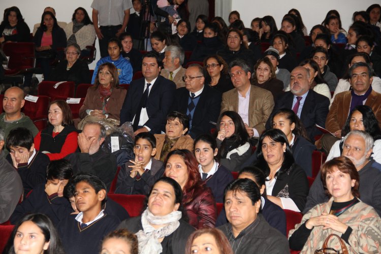 PROGRAMA "ME CONECTO PARA APRENDER" INICIA ENTREGA DE COMPUTADORES A ALUMNOS DE LA SERENA PROGRAMA "ME CONECTO PARA APRENDER" INICIA ENTREGA DE COMPUTADORES A ALUMNOS DE LA SERENA