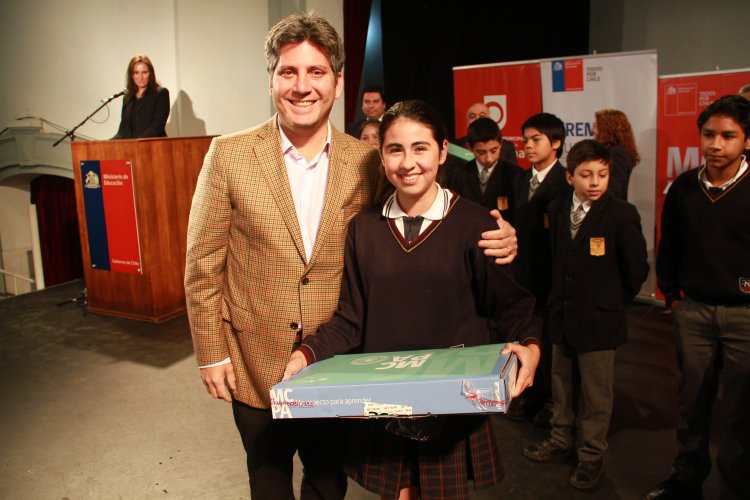 PROGRAMA "ME CONECTO PARA APRENDER" INICIA ENTREGA DE COMPUTADORES A ALUMNOS DE LA SERENA PROGRAMA "ME CONECTO PARA APRENDER" INICIA ENTREGA DE COMPUTADORES A ALUMNOS DE LA SERENA