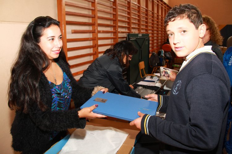 PROGRAMA "ME CONECTO PARA APRENDER" INICIA ENTREGA DE COMPUTADORES A ALUMNOS DE LA SERENA PROGRAMA "ME CONECTO PARA APRENDER" INICIA ENTREGA DE COMPUTADORES A ALUMNOS DE LA SERENA