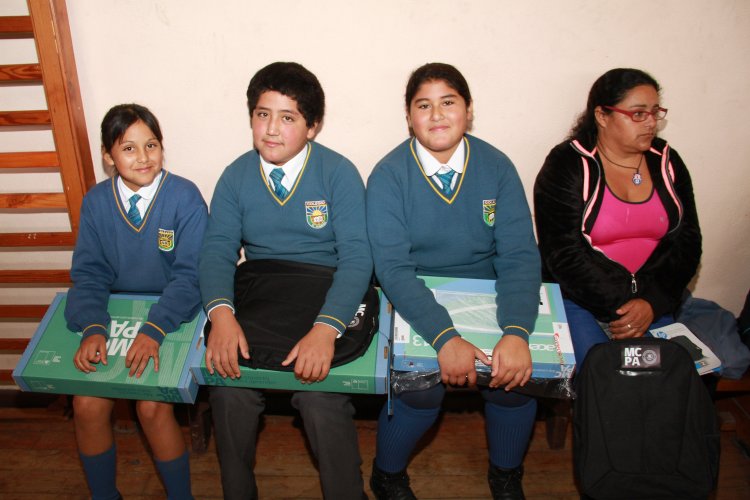 PROGRAMA "ME CONECTO PARA APRENDER" INICIA ENTREGA DE COMPUTADORES A ALUMNOS DE LA SERENA PROGRAMA "ME CONECTO PARA APRENDER" INICIA ENTREGA DE COMPUTADORES A ALUMNOS DE LA SERENA