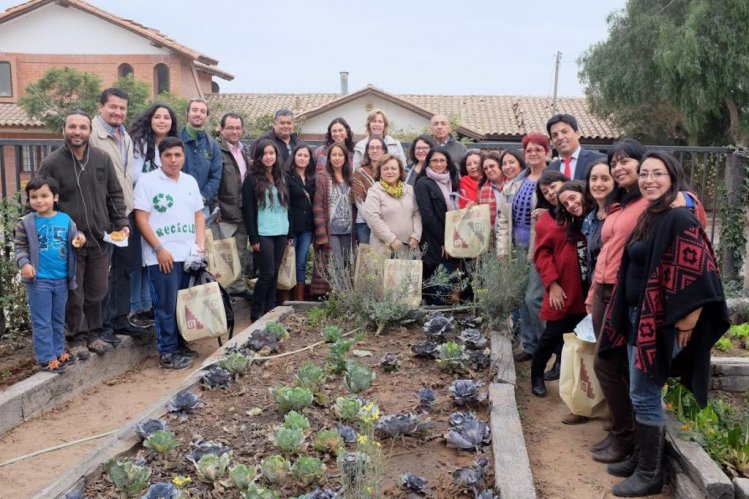 ACTIVA COLABORACIÓN DE LA COMUNIDAD FUE EL SELLO DE LA CAMPAÑA “3R QUE PUEDEN CAMBIAR EL MUNDO” ACTIVA COLABORACIÓN DE LA COMUNIDAD FUE EL SELLO DE LA CAMPAÑA “3R QUE PUEDEN CAMBIAR EL MUNDO”