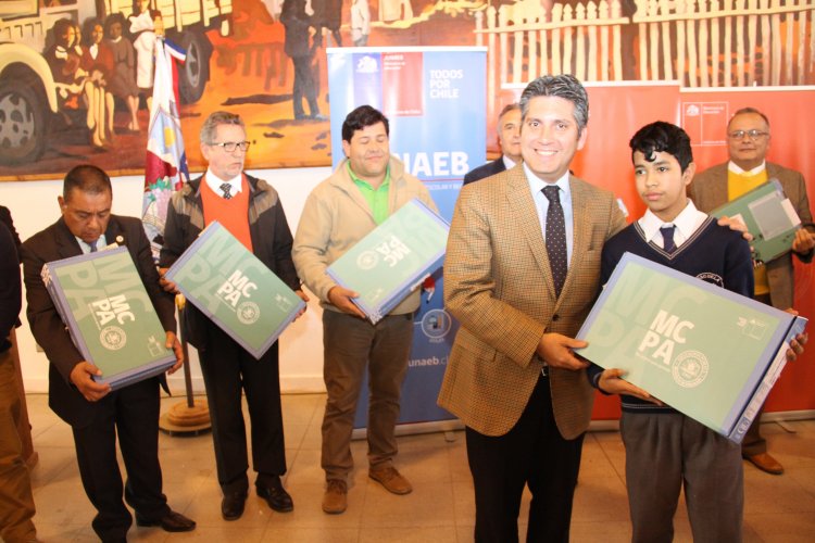 CON “ME CONECTO PARA APRENDER” 49 ESTUDIANTES DE ESCUELAS PÚBLICAS DE PAIHUANO LOGRAN MAYOR INCLUSIÓN DIGITAL CON “ME CONECTO PARA APRENDER” 49 ESTUDIANTES DE ESCUELAS PÚBLICAS DE PAIHUANO LOGRAN MAYOR INCLUSIÓN DIGITAL