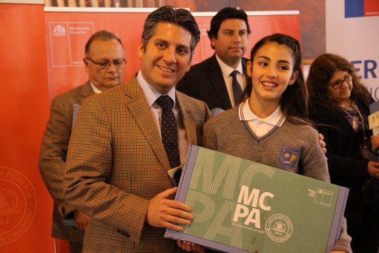 CON “ME CONECTO PARA APRENDER” 49 ESTUDIANTES DE ESCUELAS PÚBLICAS DE PAIHUANO LOGRAN MAYOR INCLUSIÓN DIGITAL CON “ME CONECTO PARA APRENDER” 49 ESTUDIANTES DE ESCUELAS PÚBLICAS DE PAIHUANO LOGRAN MAYOR INCLUSIÓN DIGITAL