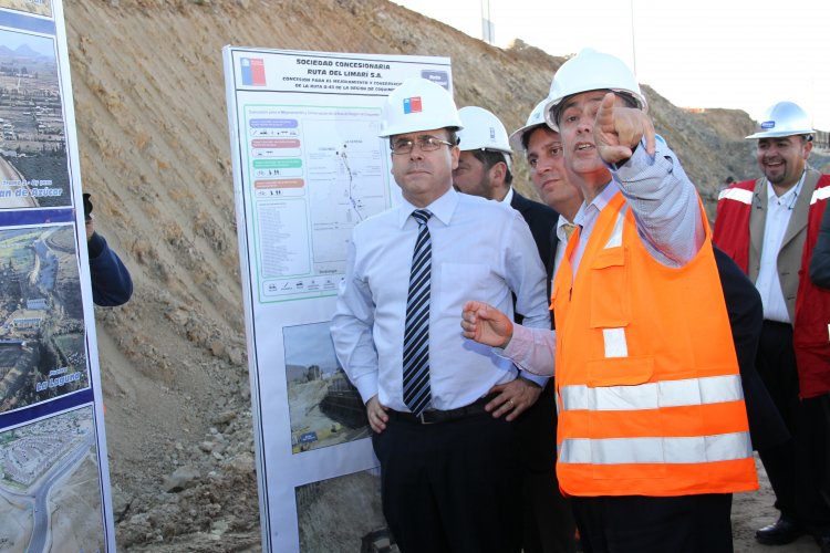 DESTACAN AVANCES EN OBRAS DE DOBLE VÍA EN RUTA 43 QUE CONECTARÁ COQUIMBO CON OVALLE DESTACAN AVANCES EN OBRAS DE DOBLE VÍA EN RUTA 43 QUE CONECTARÁ COQUIMBO CON OVALLE
