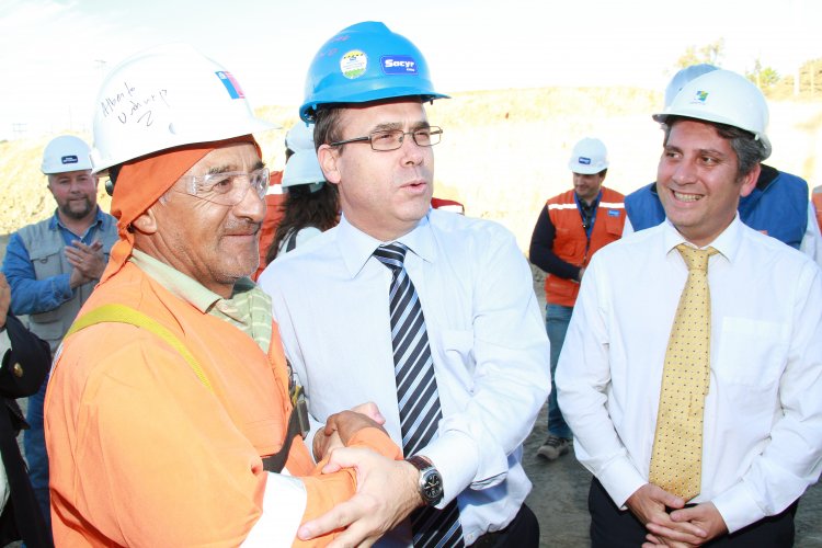 DESTACAN AVANCES EN OBRAS DE DOBLE VÍA EN RUTA 43 QUE CONECTARÁ COQUIMBO CON OVALLE DESTACAN AVANCES EN OBRAS DE DOBLE VÍA EN RUTA 43 QUE CONECTARÁ COQUIMBO CON OVALLE